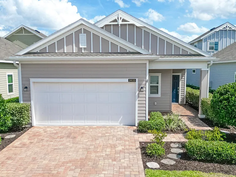 3935 Bloomfield Ct — Photo 1