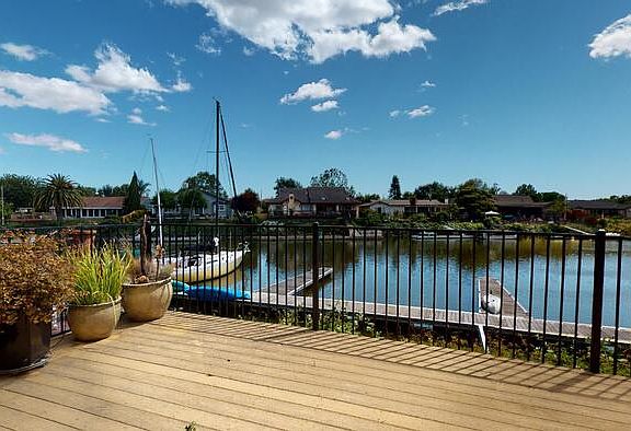 2nd image of 845 Marina Dr