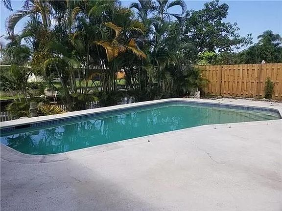 2nd image of 5861 SW 15th St