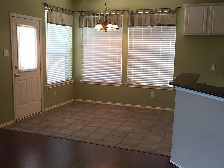 2114 Madewood Dr — Photo 4
