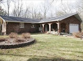 28927 42nd Ave, Paw Paw, MI 49079