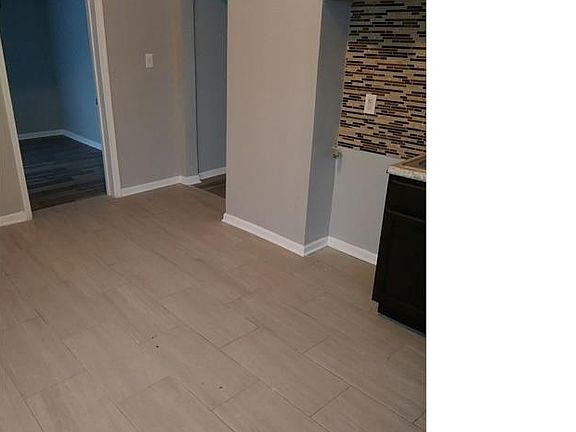 3rd image of 9328 S Yates Blvd #1