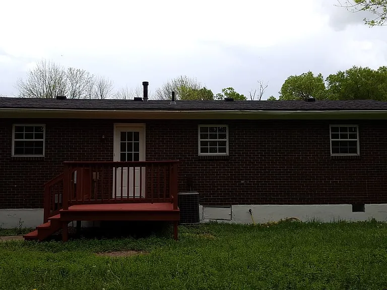 6712 Stana Dr — Photo 4
