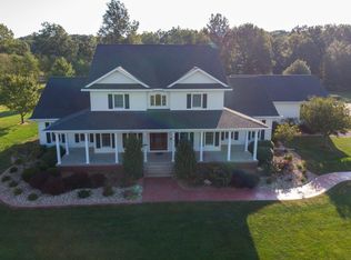 696 Medlin Rd, Walnut Hill, IL 62893