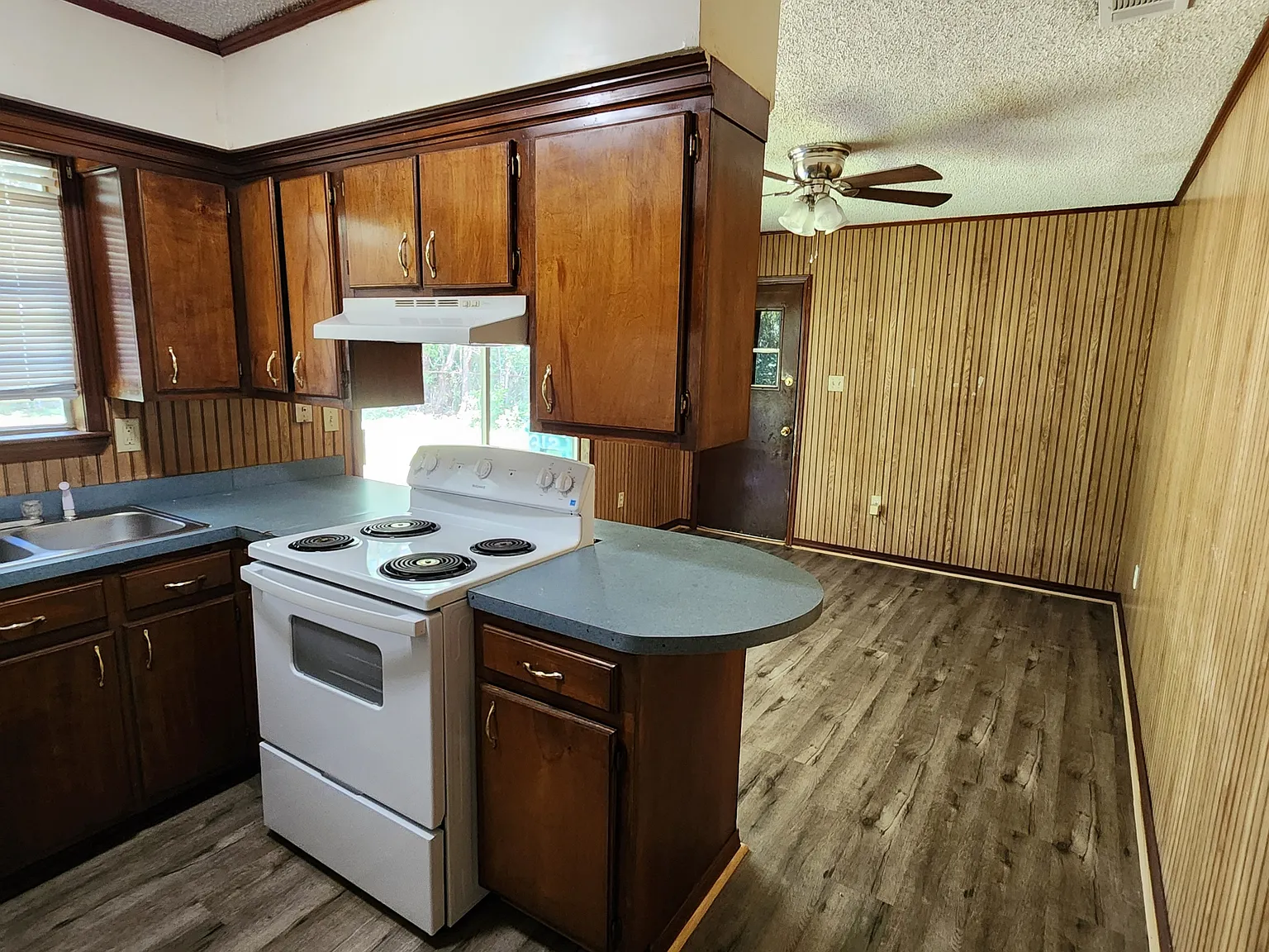 Woodside Dr., 2131 - 1 — Photo 3