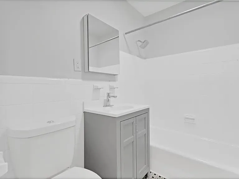 1336 Kingston Rd — Photo 7