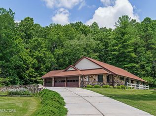 10 Meadows Rd, Sparta, TN 38583