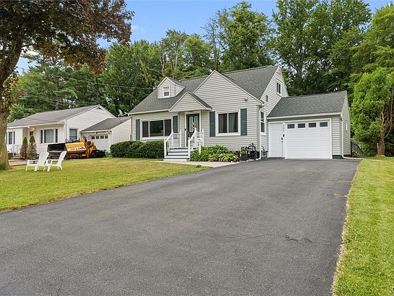 5th image of 106 Oakley Dr