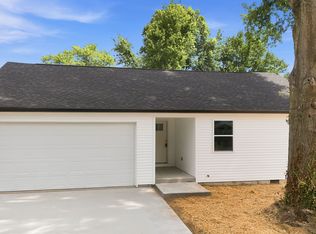 230 North St, Austin, IN 47102