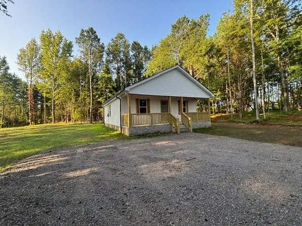 3131 Oak Grove Rd, Goodspring, TN 38460