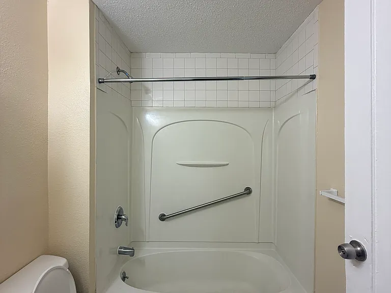103 Sheffield Ave #1-0 — Photo 9