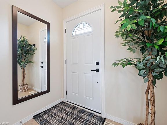 5th image of 255 Camelot Ct #2