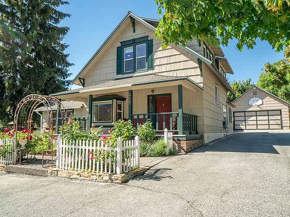 2nd image of 425 E Chelan Ave