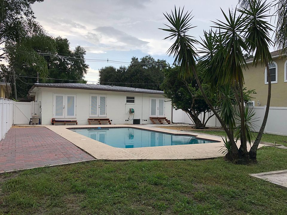 1st image of 2218 Hoffner Ave