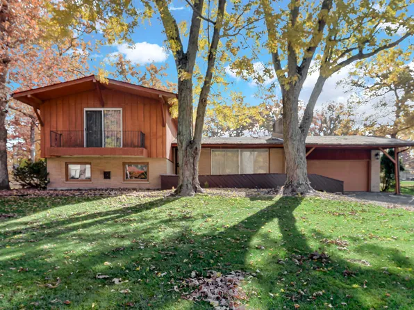 24237 S Thorn Creek Ln, Crete, IL 60417
