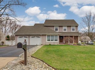 11 Benjamin Ct, Old Bridge, NJ 08857