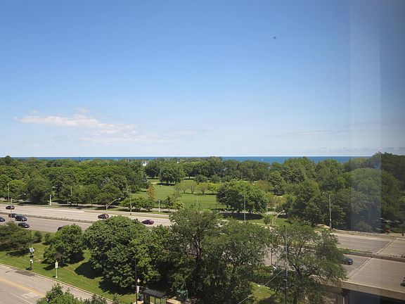 2nd image of 3950 N Lake Shore Dr APT 902