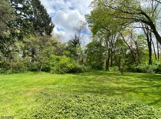 82 Sand Spring Rd, Morristown, NJ 07960