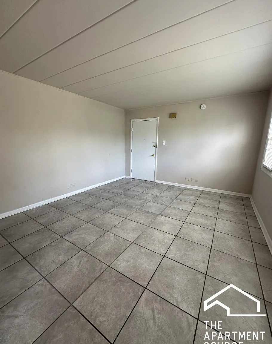 9610 Ivanhoe Ave — Photo 4