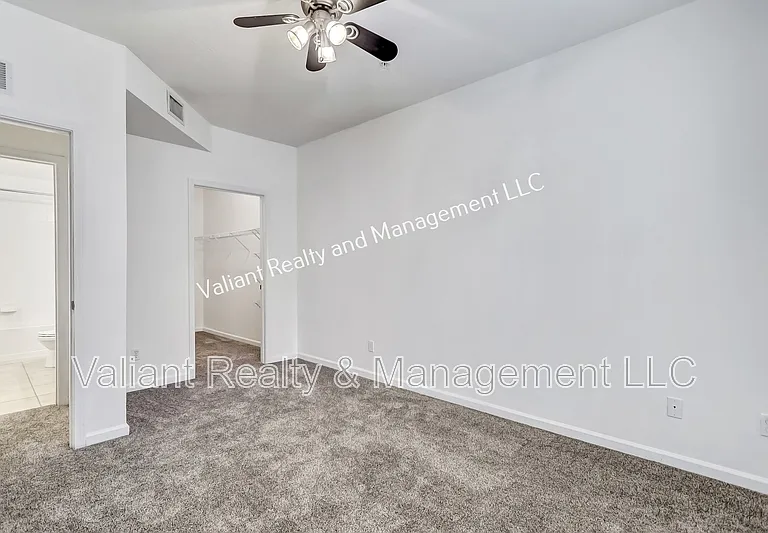 575 Oakleaf Plantation Pkwy #1-1303 — Photo 18