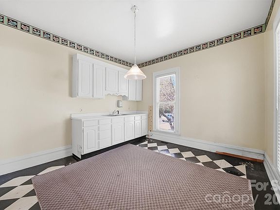 31st image of 121 5th Ave NE