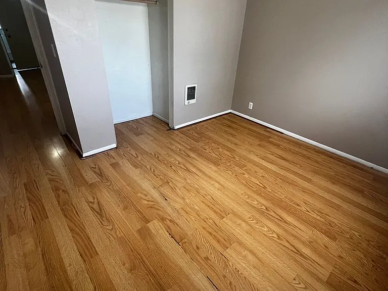 322 E Whitman St — Photo 6