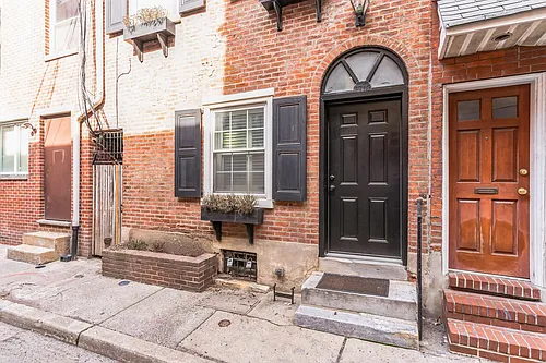 1715 Moravian St Photo 1