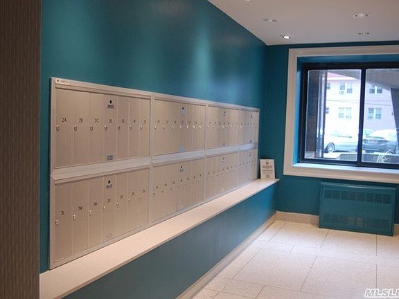 4th image of 10 Monroe Blvd APT 6K