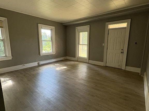 4th image of 1236 N Lincoln Ave APT 1
