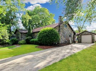1546 S Demeter Dr, Freeport, IL 61032