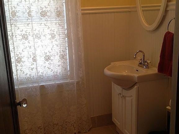 Upstairs bath, new tile