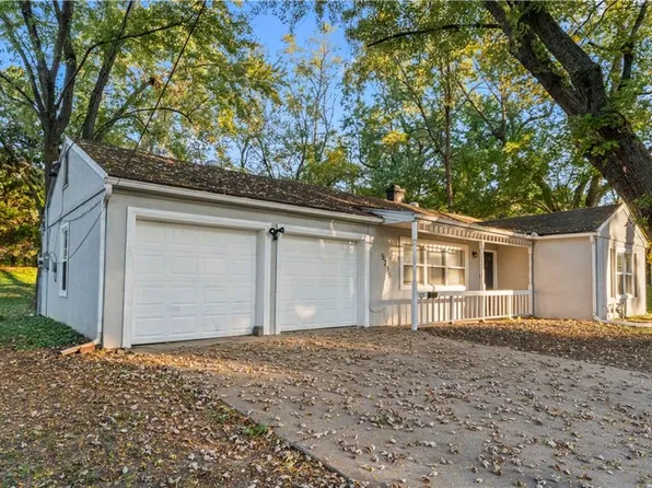 5215 Sterling Ave, Raytown, MO 64133