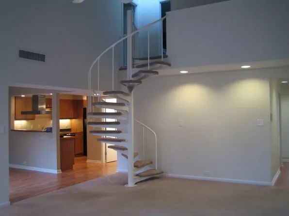 905 E Franklin St, Chapel Hill, NC 27514