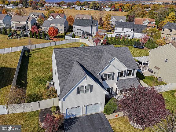 5th image of 4 Millbrook Ct