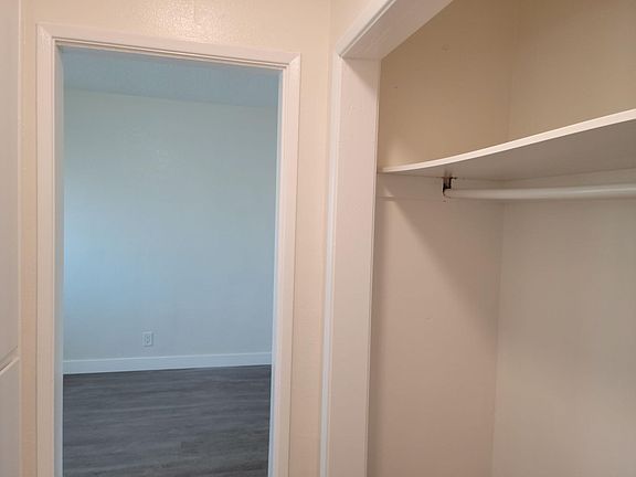 5th image of 709 S Flower St #6