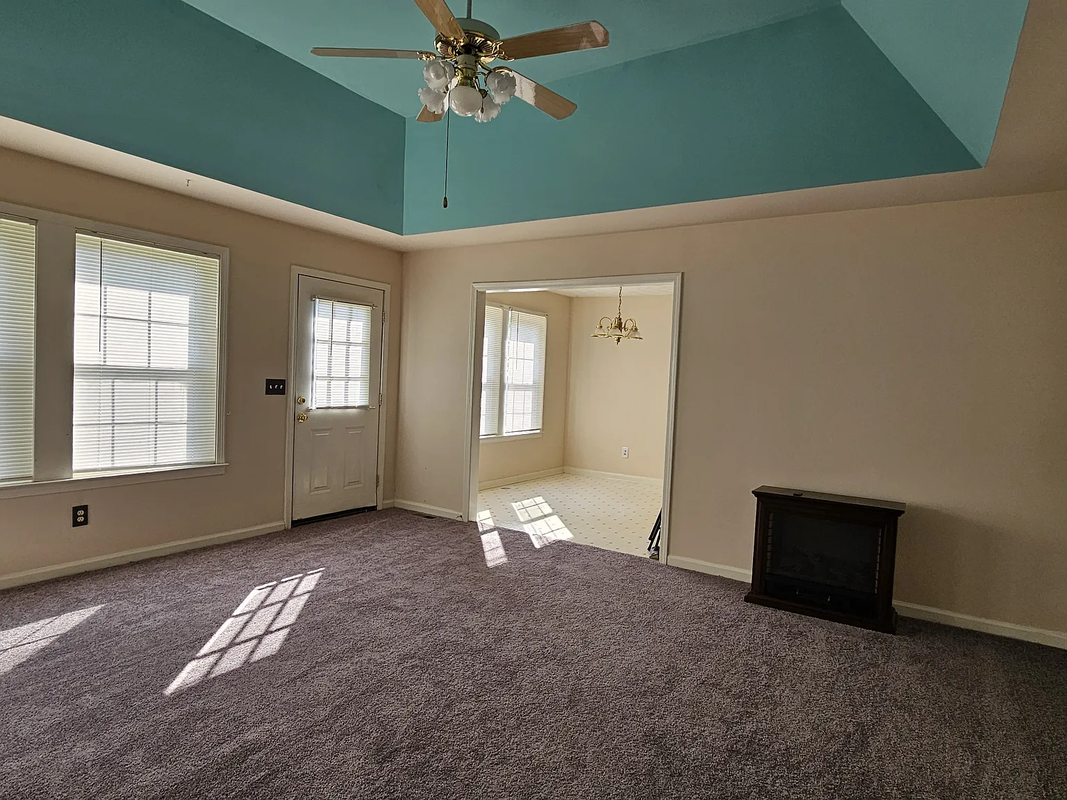 3 bed, 1595 sqft, $2,000 — Photo 4