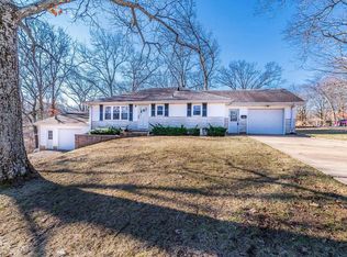 2500 Hillcrest Dr, High Ridge, MO 63049