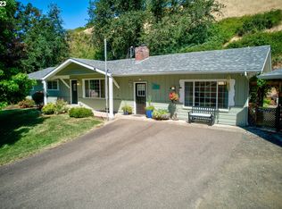 17312 N Bank Rd, Roseburg, OR 97470