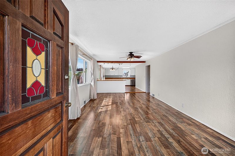 5th image of 4605 6th Avenue