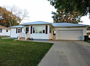 1168 Lindner Dr, Waterloo, IA 50702