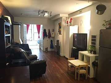 3rd image of 571 Saint Johns Pl APT 1R