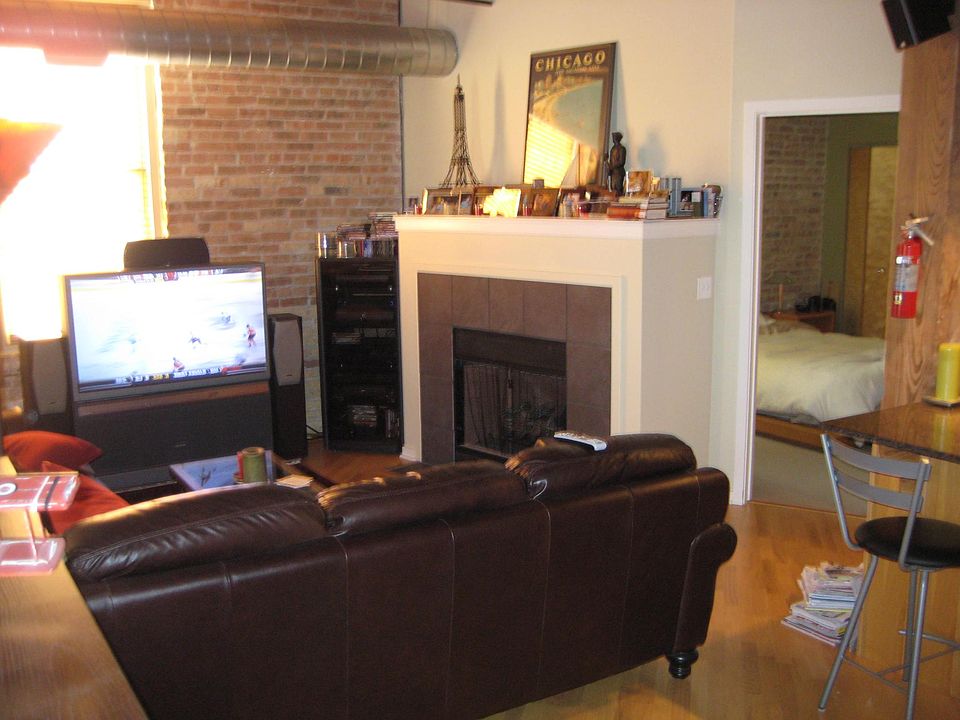 1st image of 1740 N Maplewood Ave APT 411