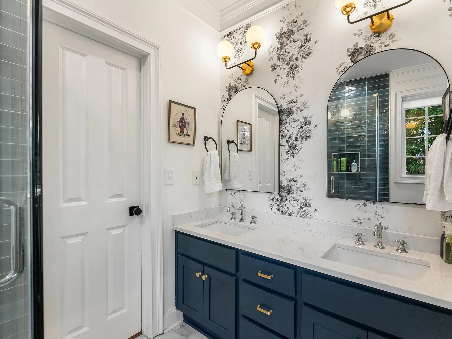 4 bed, 2.5 bath, 1945 sqft, $3,000 — Photo 3