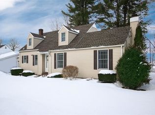 4 Osborn Rd, New Hartford, NY 13413