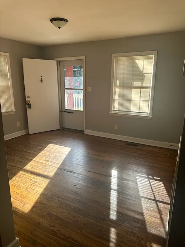 2 bed, 904 sqft, $1,295 — Photo 2
