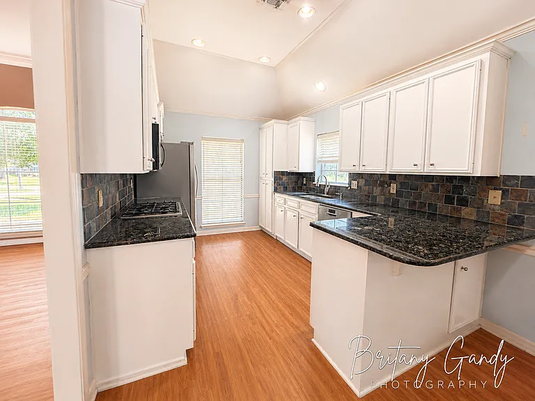 6037 Braeburn Ct — Photo 52