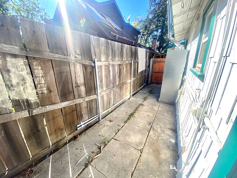 1614 Maltman Ave #1/4 — Photo 9