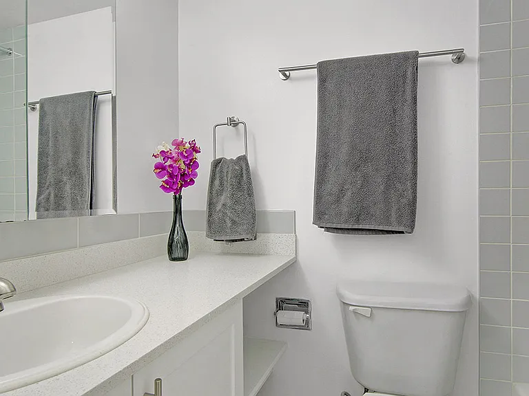 1905 Robson St #408 — Photo 2