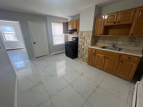 95 Butler St #1 Photo 1