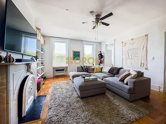 Rented by City Connections Realty | media 3
